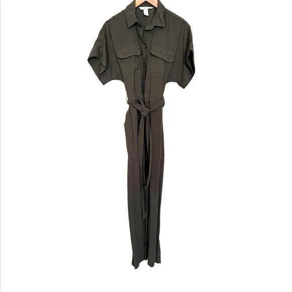 H & M Wide Leg Cargo Jumpsuit in Khaki Green. Size 4 - Picture 5 of 8
